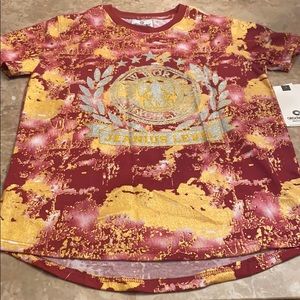 Akademiks crew neck t-shirt